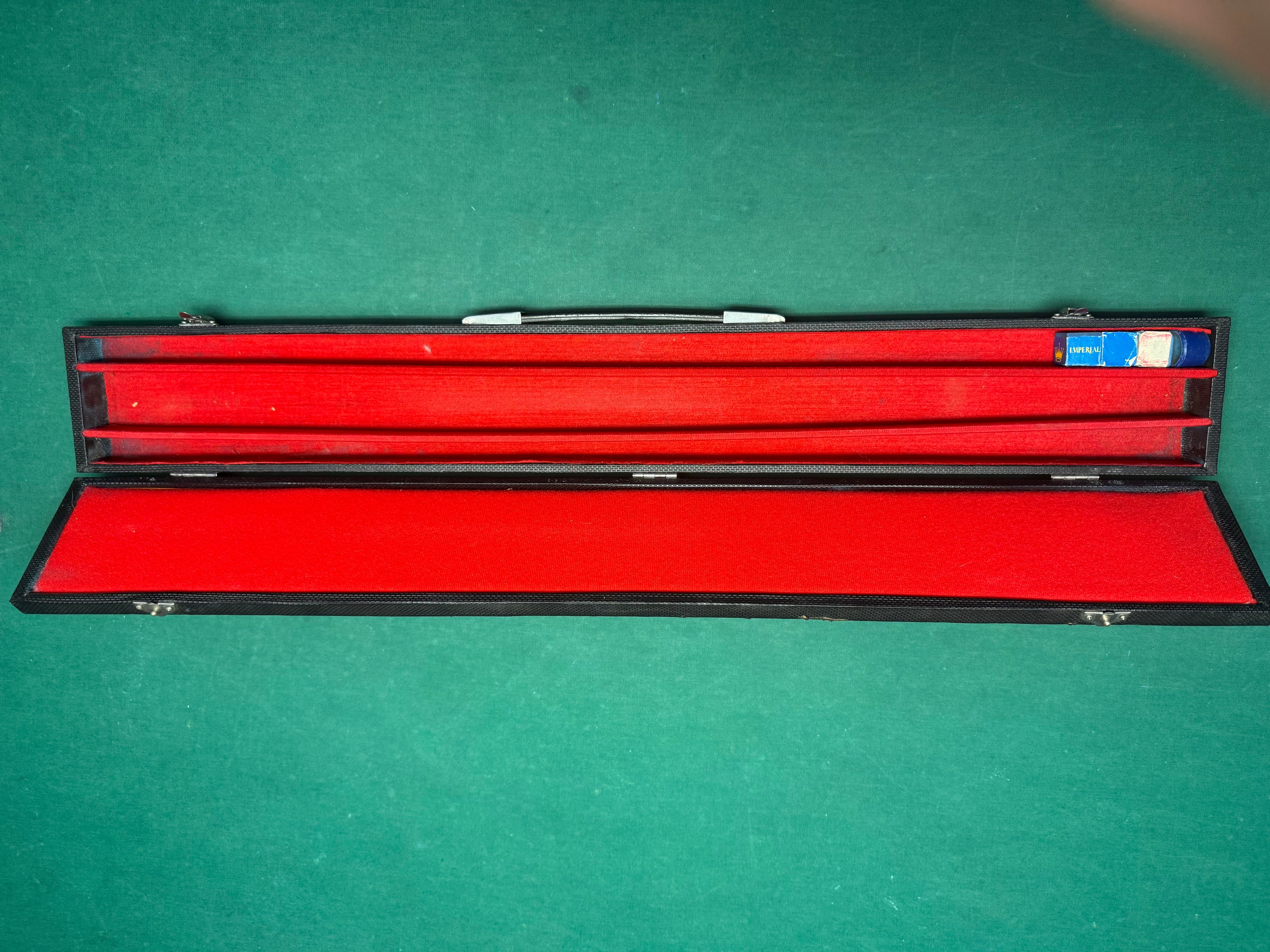Hoppe-Style Butt with Decorative Turned Butt Sleeve Cue w/ Hard Case