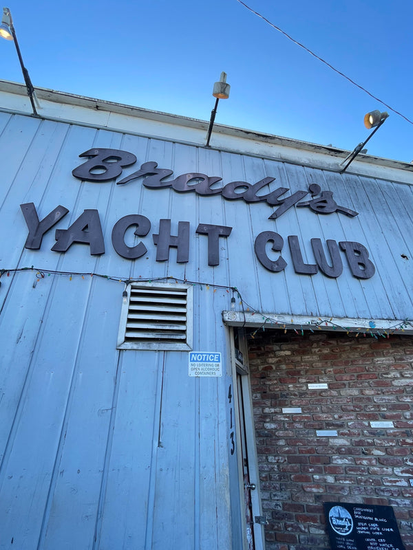 Image of bar the Brady's Yacht Club 1