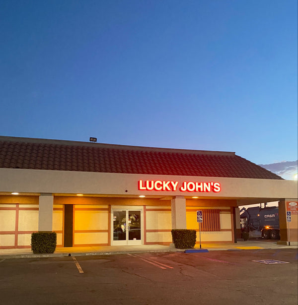 Image of bar the Lucky Johns Kitchen and Cocktails 1